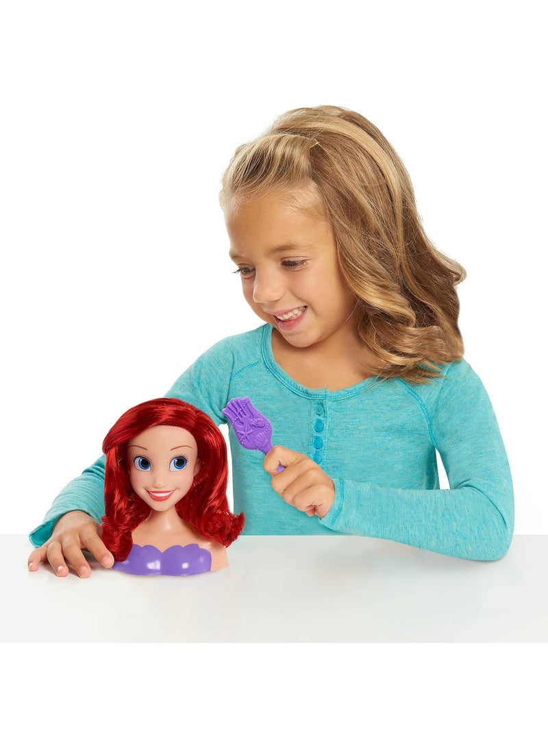 ديزني برنسيس رأس تصفيف شعر صغير من ديزني برينسيس آرييل مع فرشاة شعر – دمية شعر للعب التخيلي بطول 14 سم للأطفال من عمر 3 سنوات فما فوق – لعبة تصفيف شعر إبداعية - Image 2